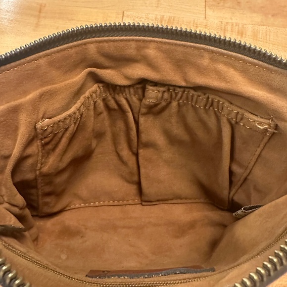 Patricia Nash brown saddle leather large size zippered wristlet - Picture 8 of 12